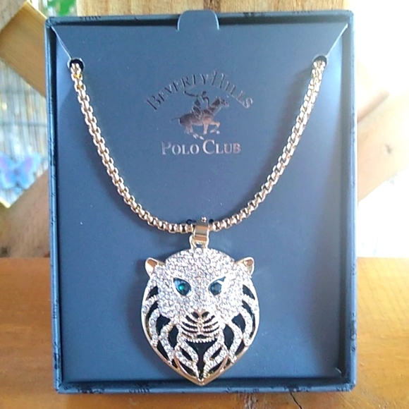 Crystal Lion Head Pendant Necklace - Picture 2 of 3